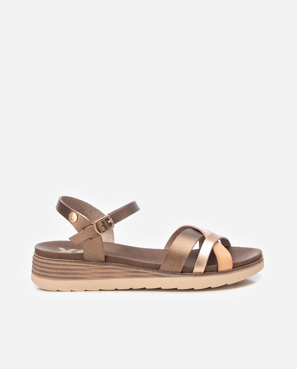 Imagem 0 de Sandálias de Cunha com Fecho de Fivela