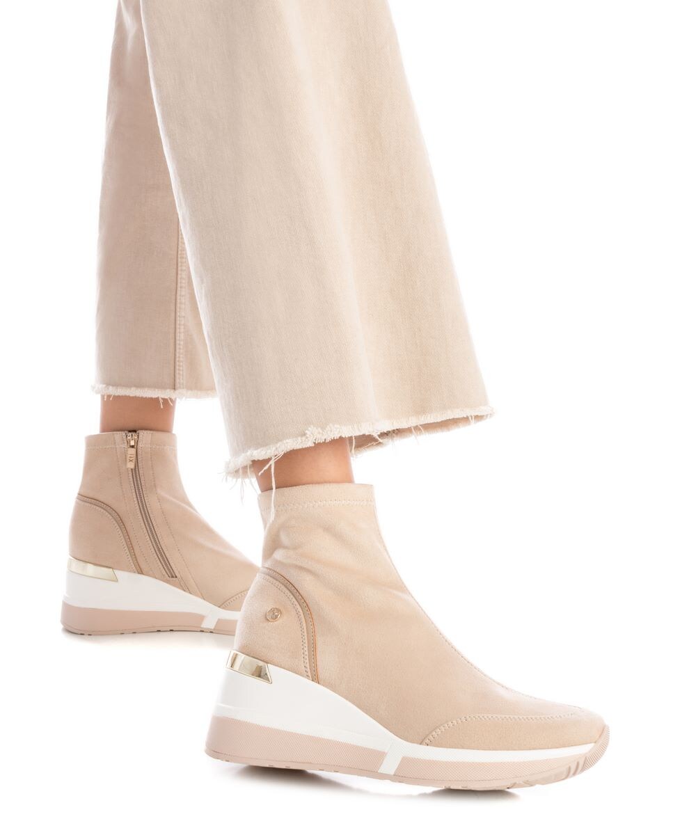Botins com Cunha e Fecho de Correr Lateral Bege-2