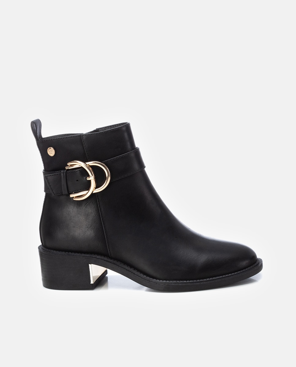 Botins com Fecho Zip e Sola de Borracha Preto-1