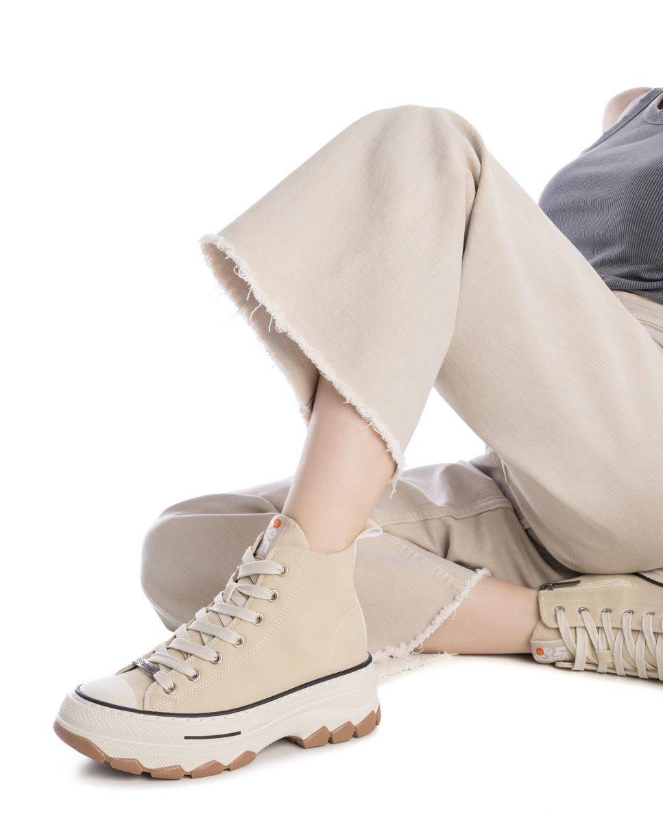 Botins Desportivos com Biqueira de Borracha Bege-2