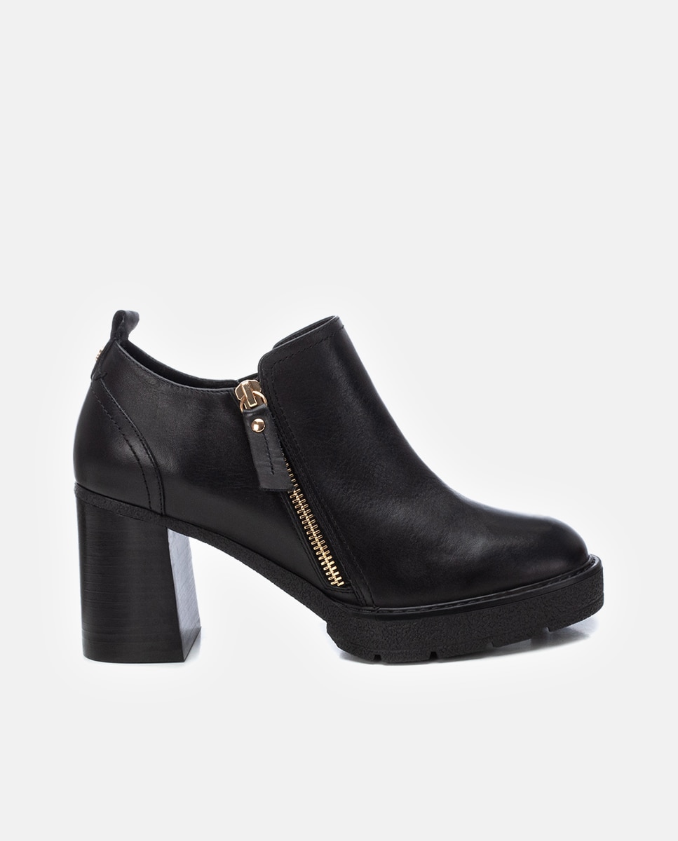 Botins de Pele com Salto Alto e Fecho Zip Preto-1