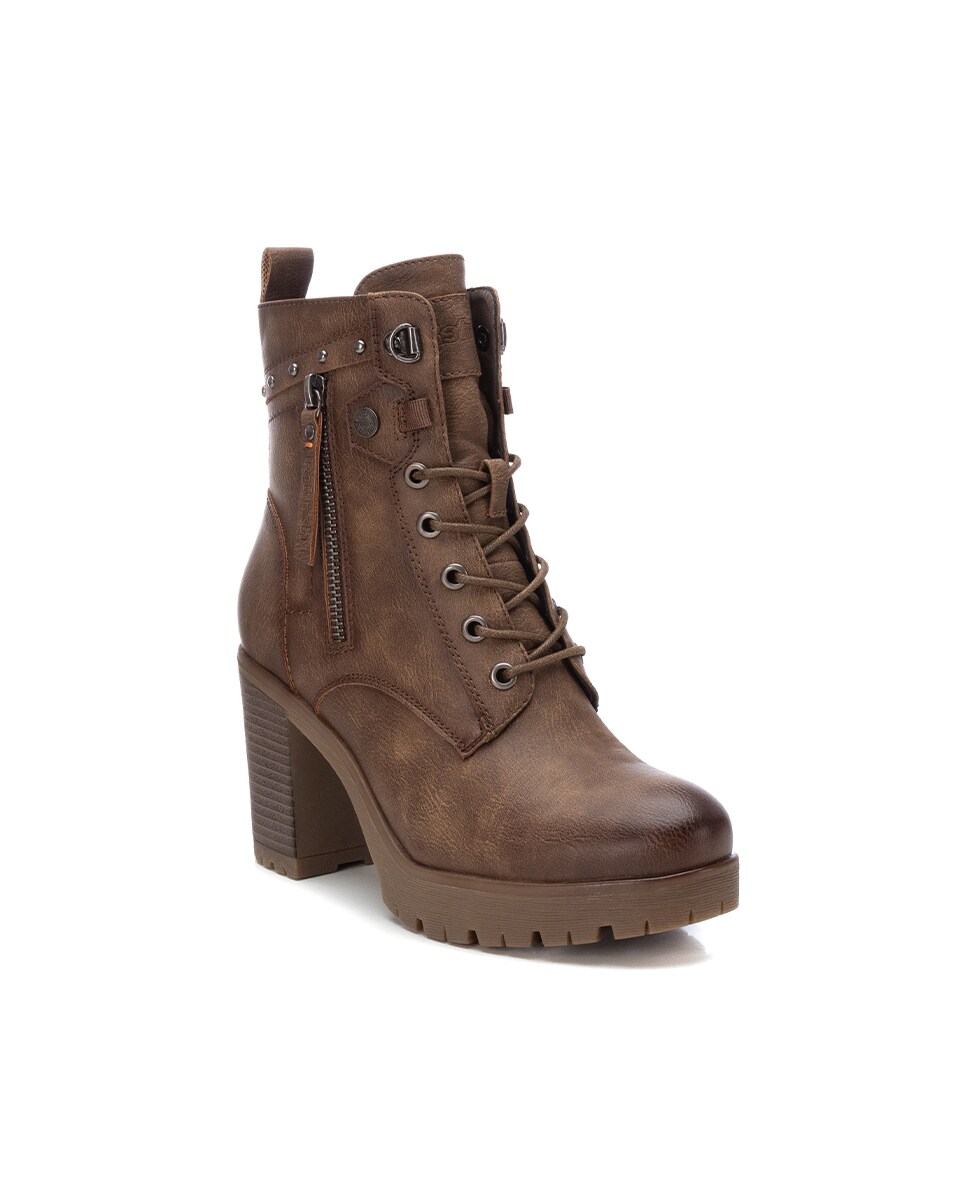 Botins com Fecho Zip e Sola de Borracha Castanho-3