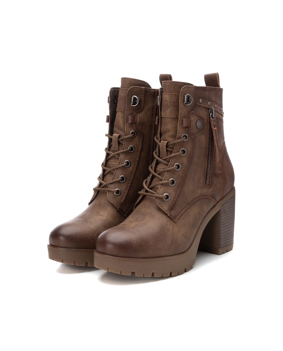 Botins com Fecho Zip e Sola de Borracha Castanho-5