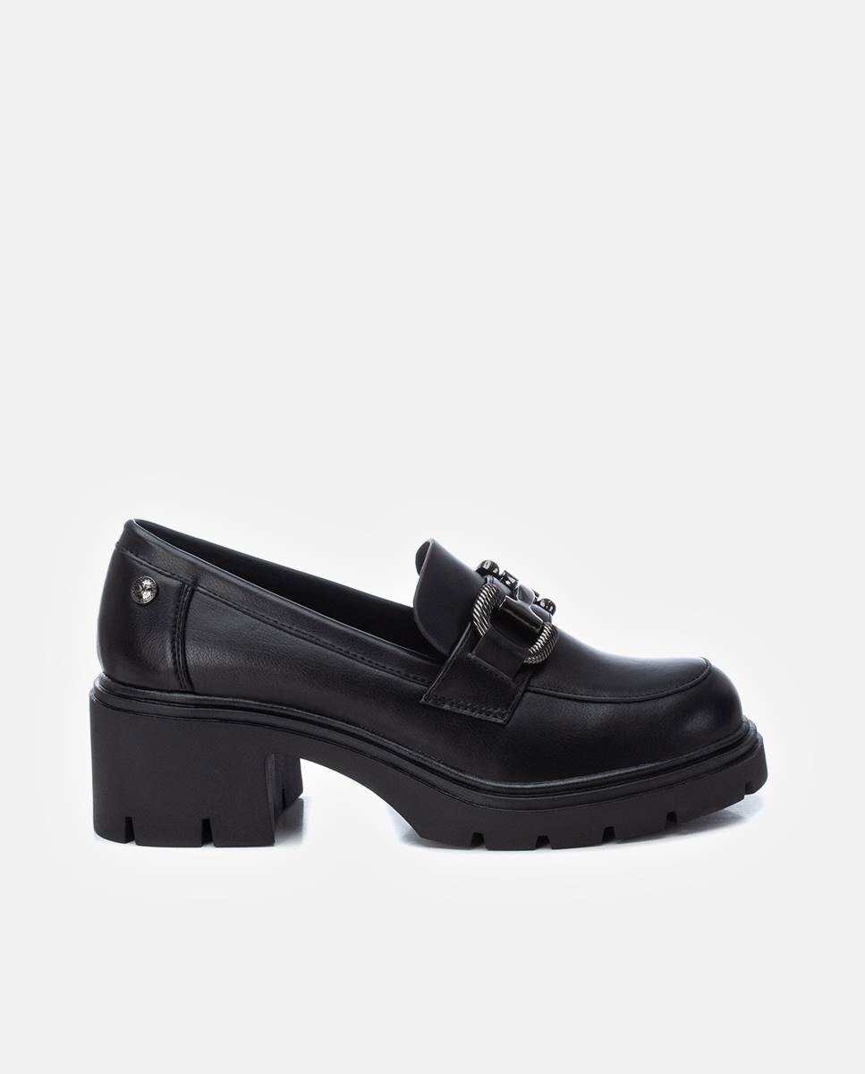 Mocassins com Salto e Corrente Decorativa Preto-1