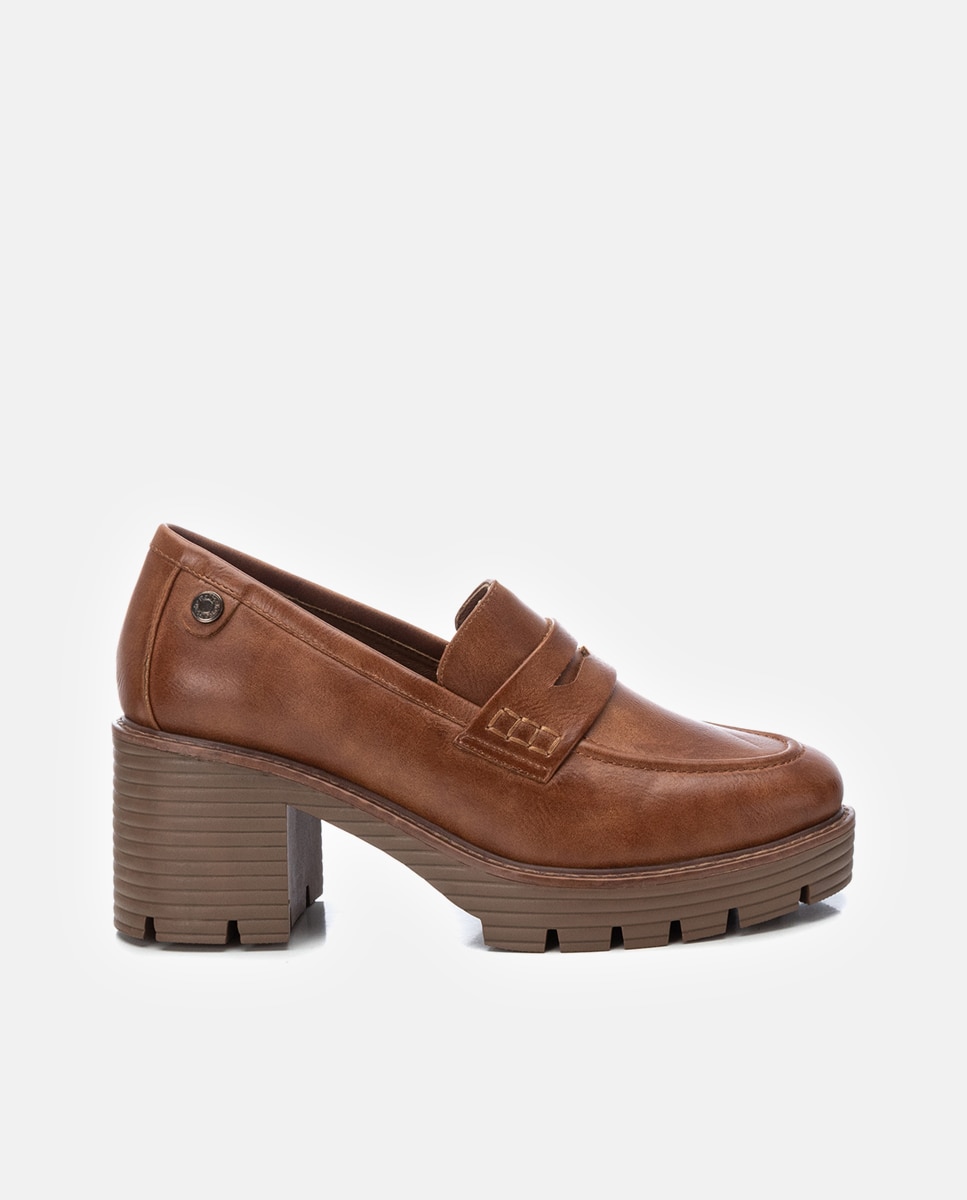 Imagem 0 de Mocassins com Salto Largo