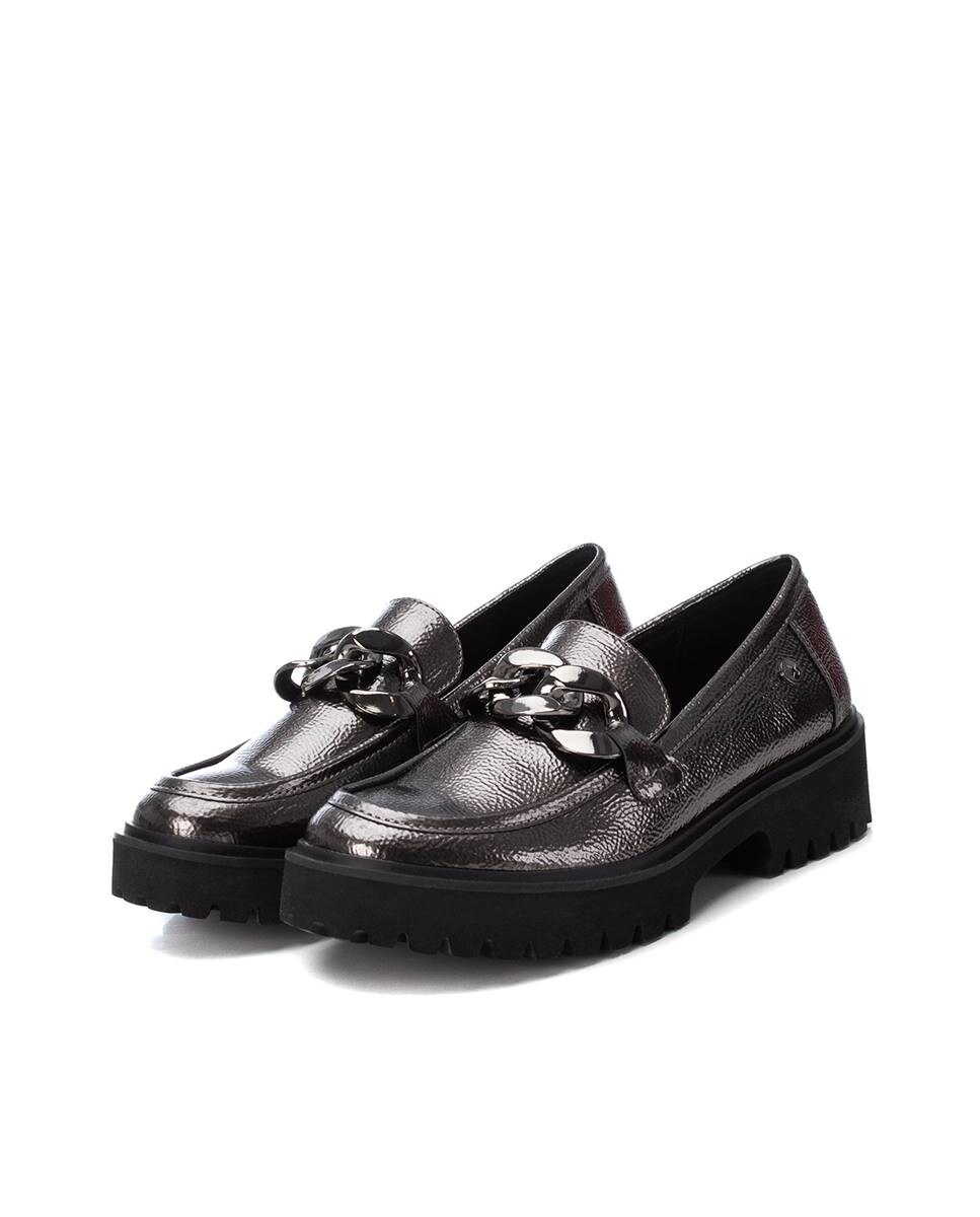 Mocassins de Verniz com Corrente Decorativa Cinzento-5