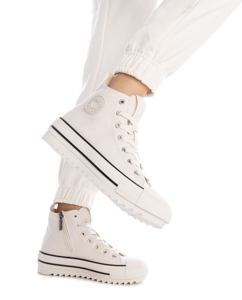 Botins Básicos com Cordões Bege-2