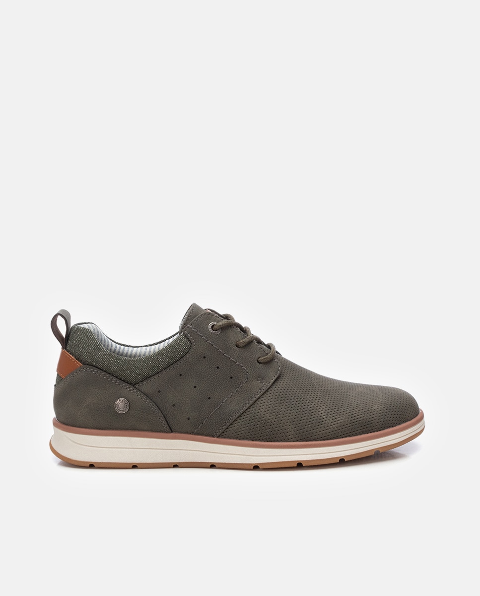 Imagem 0 de Sapatos com Atacadores e Sola de Borracha