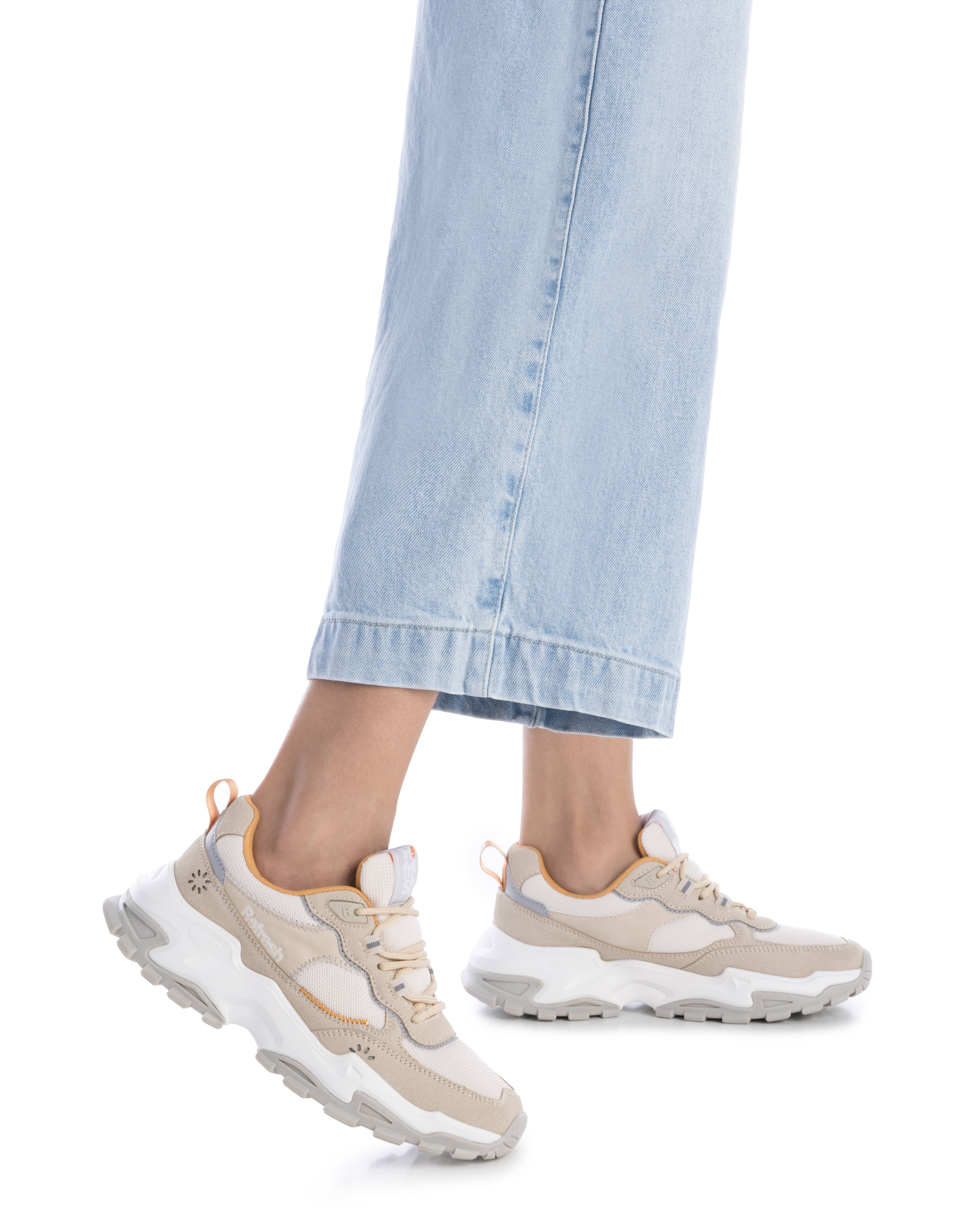 Sapatilhas Básicas com Atacadores Bege-2