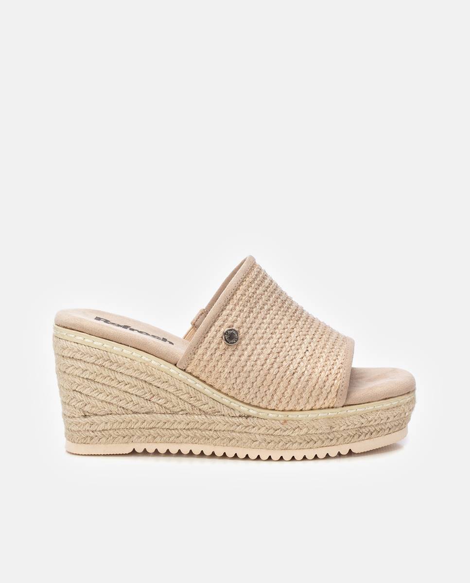 Imagem 0 de Sandálias com Cunha e Pala Larga