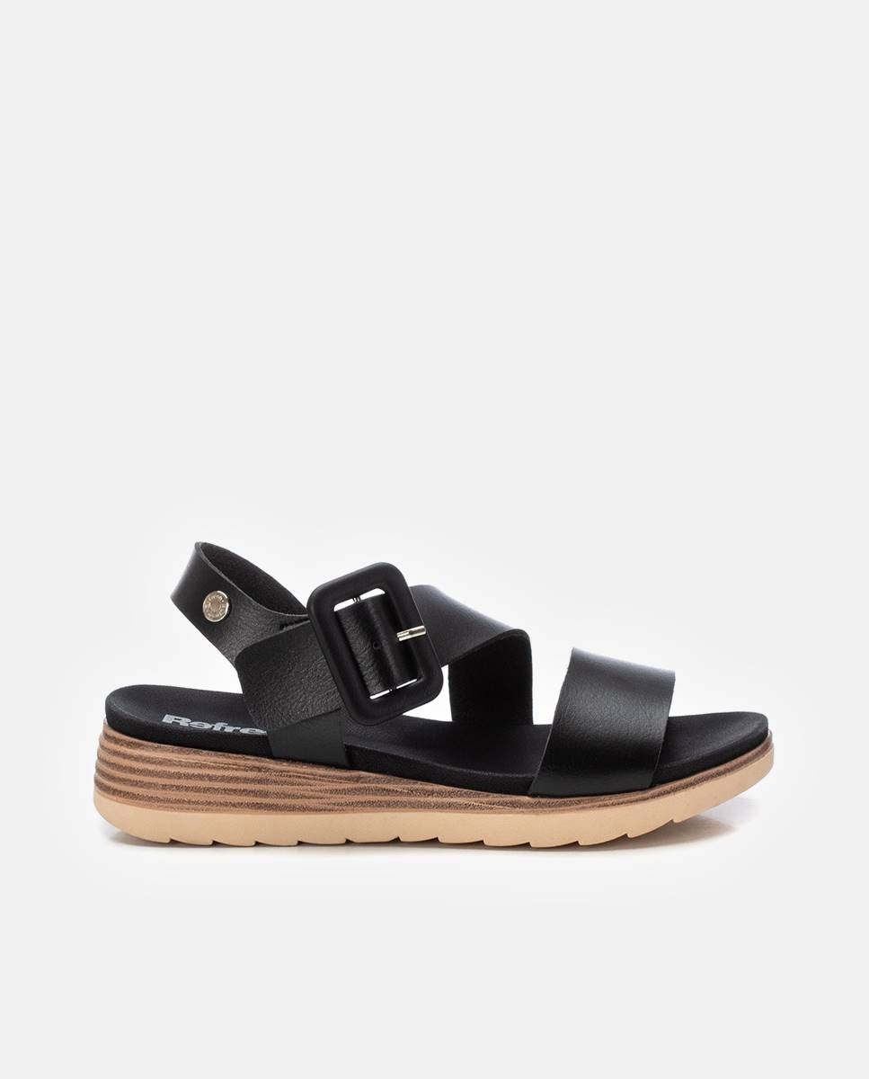 Imagem 0 de Sandálias com Cunha e Fecho de Fivela