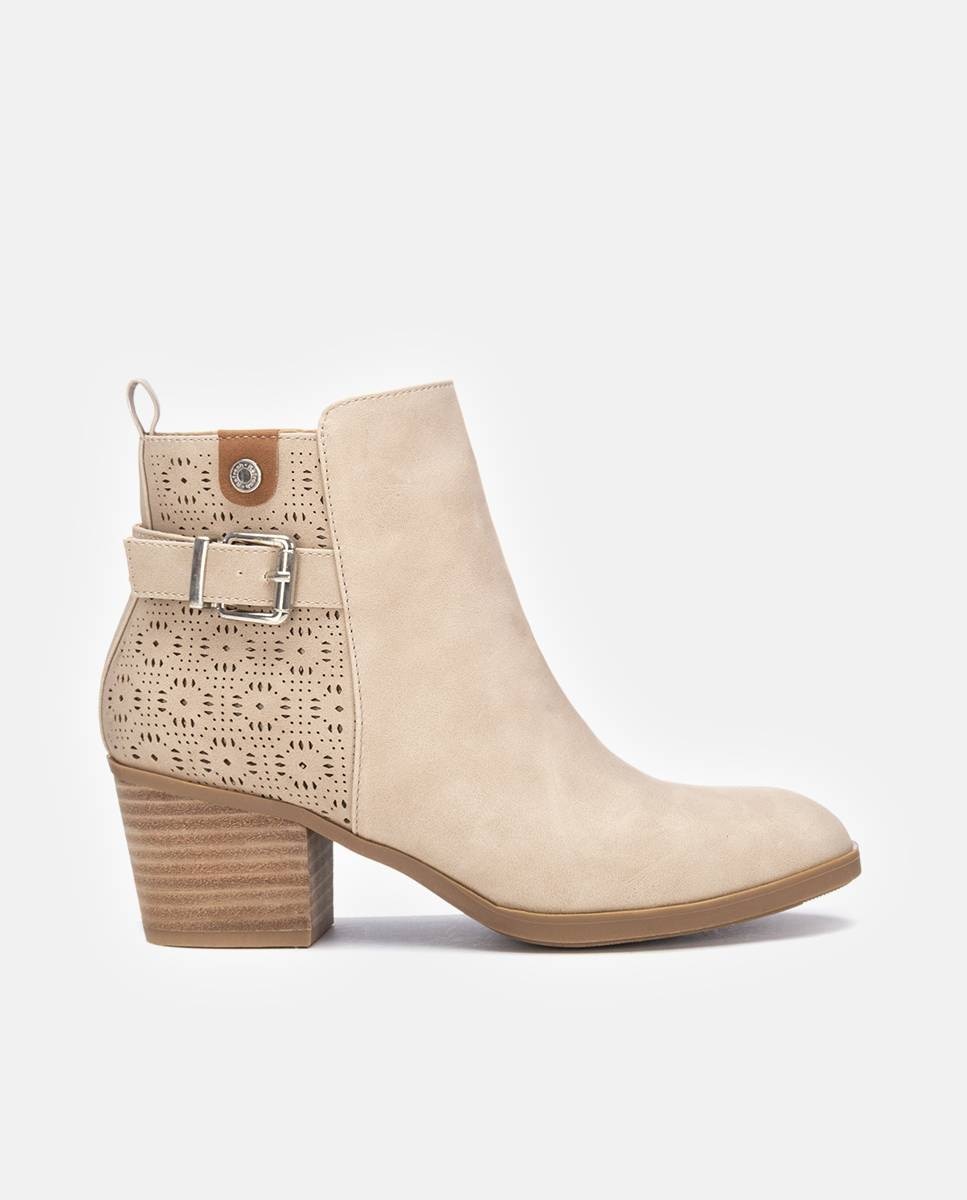 Imagem 0 de Botins com Salto e Fecho Zip Lateral