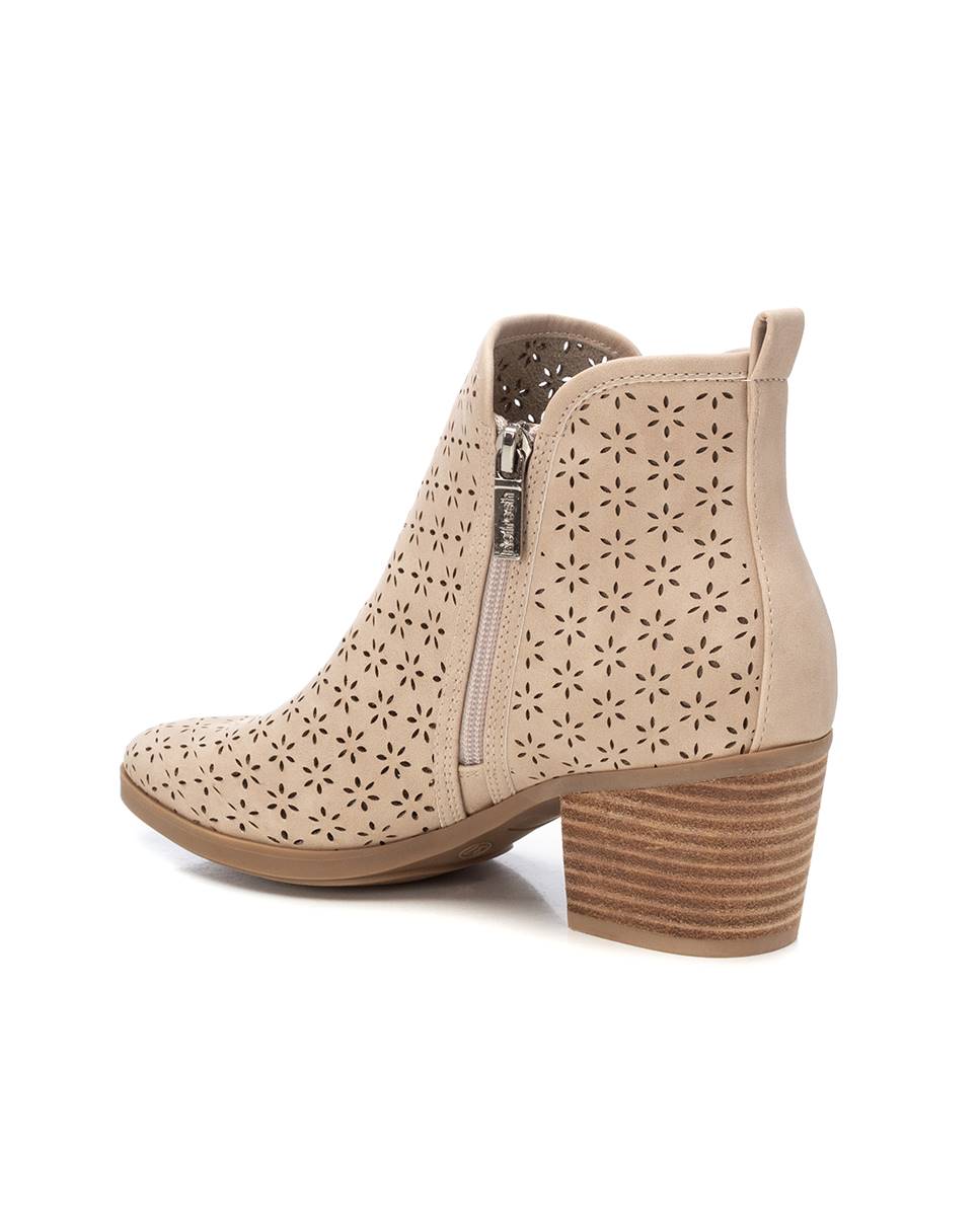 Botins com Salto e Fecho Zip Lateral Bege-4