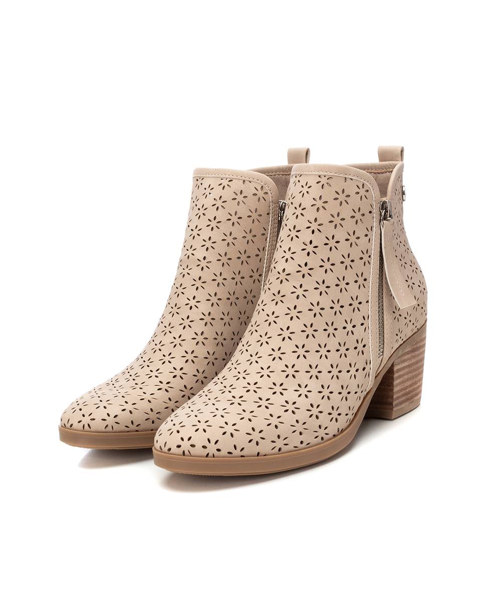 Botins com Salto e Fecho Zip Lateral Bege-5