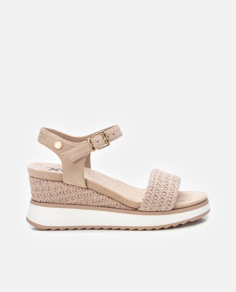 Sandálias de Cunha com Fecho de Fivela Bege-1