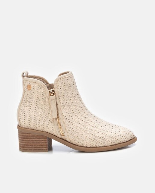 Imagem 0 de Botins com Salto e Fecho Zip