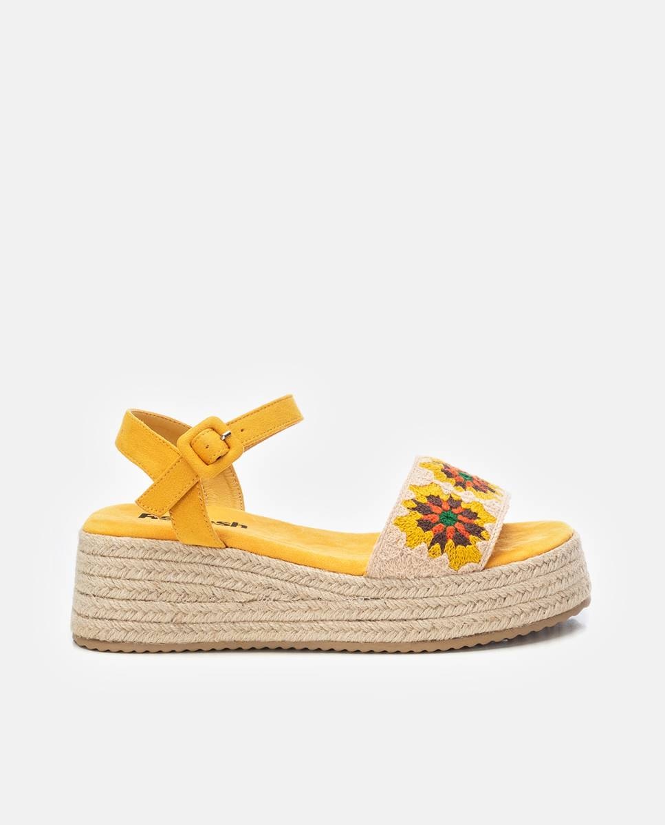 Sandálias de Cunha com Fecho de Fivela Amarelo-1