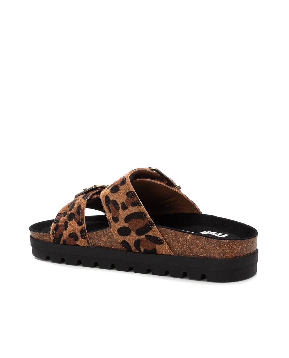 Sandálias Rasas com Tira Dupla de Fivelas Camel-4