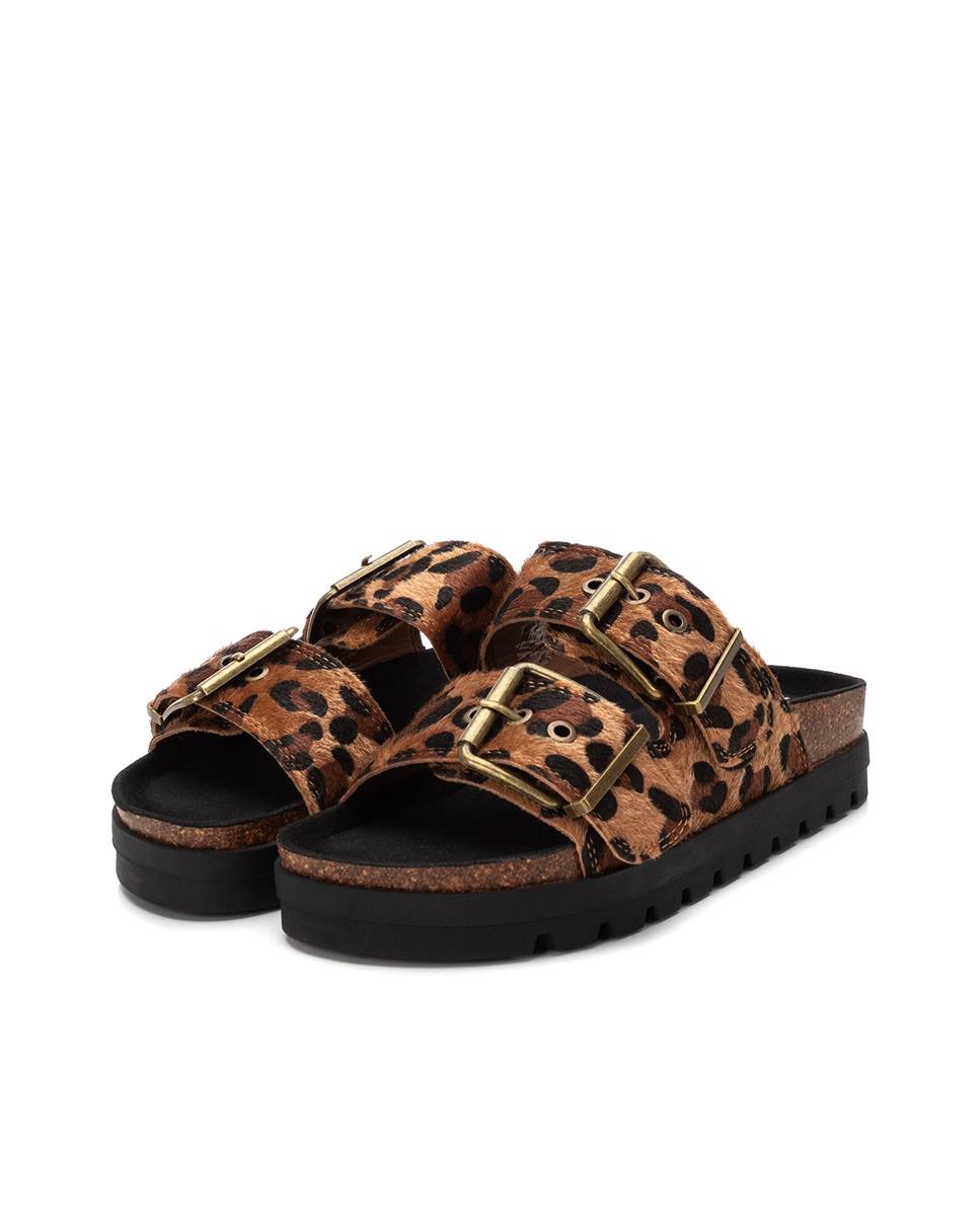 Sandálias Rasas com Tira Dupla de Fivelas Camel-5