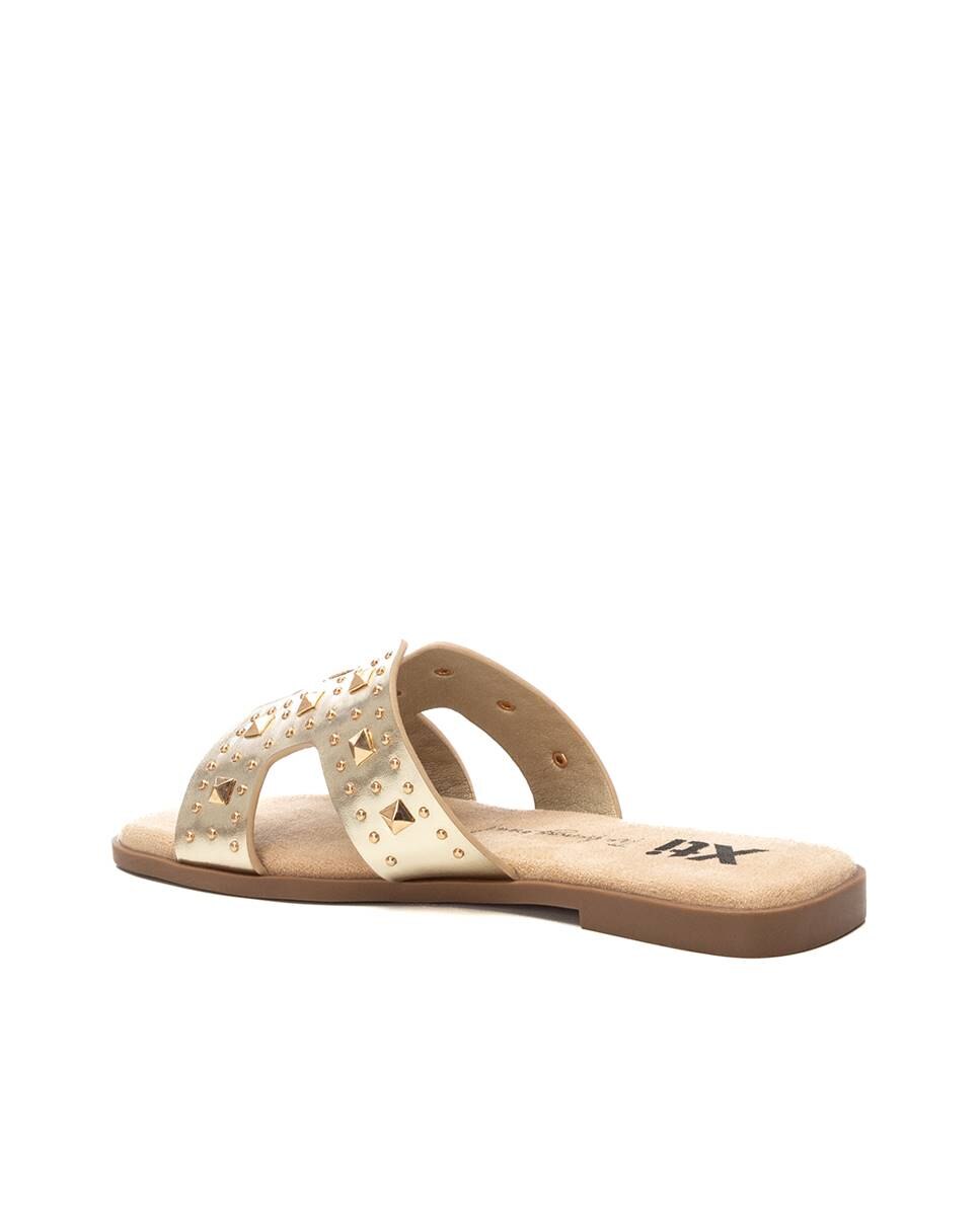 Sandálias Rasas com Tachas Ouro-4