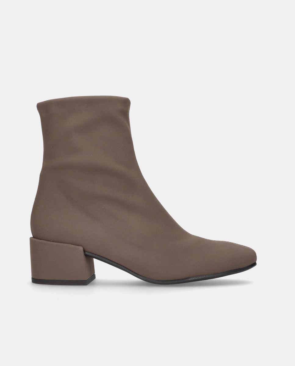 Imagem 0 de Botins Básicos Jendayi em Tecido Elástico Resistente À Água