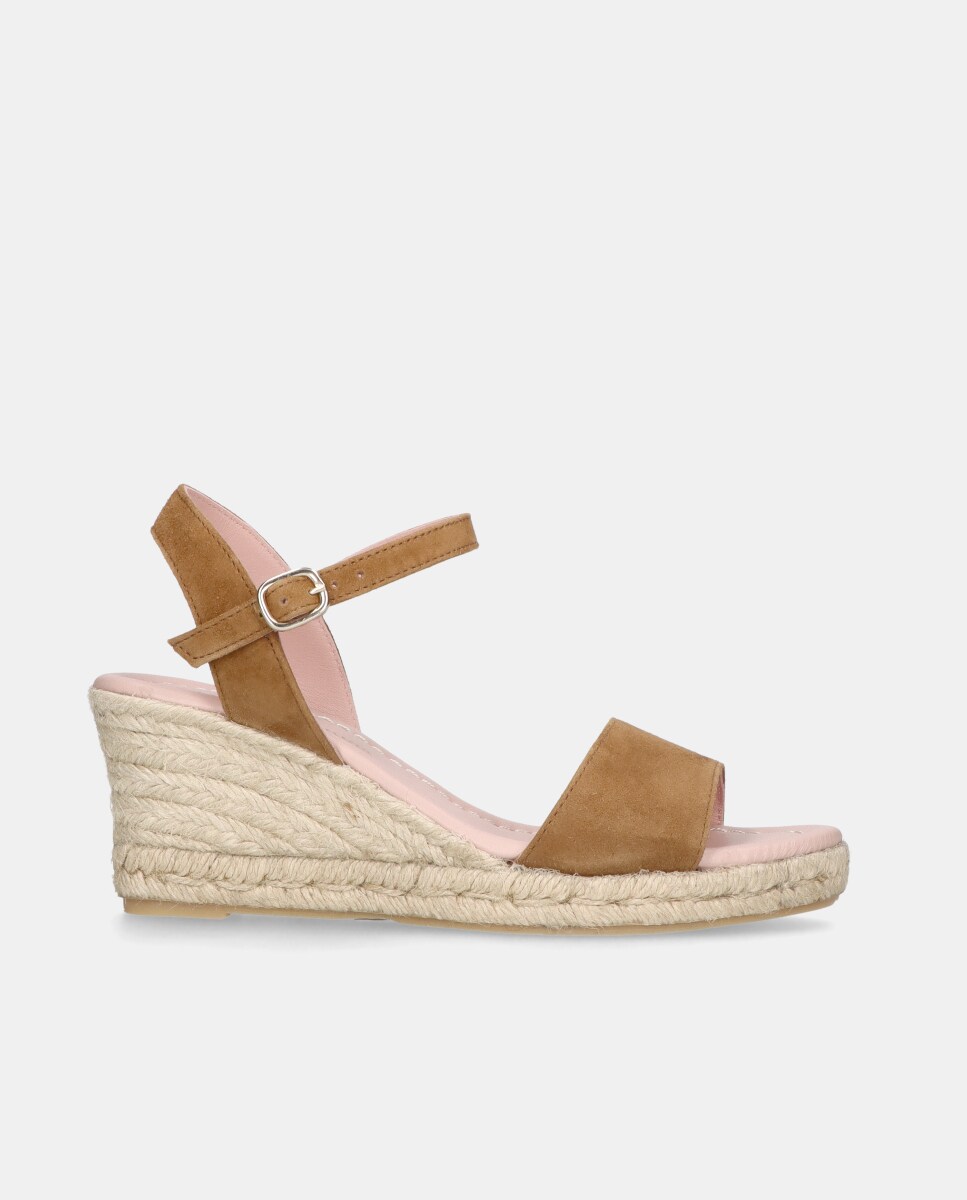 Alpercatas Deborah em Camurça Suave Castanho-1