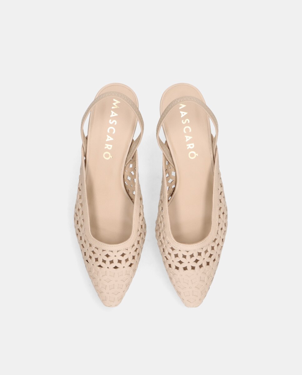 Sapatos de Salto Greta em Napa Perfurada Natural-3