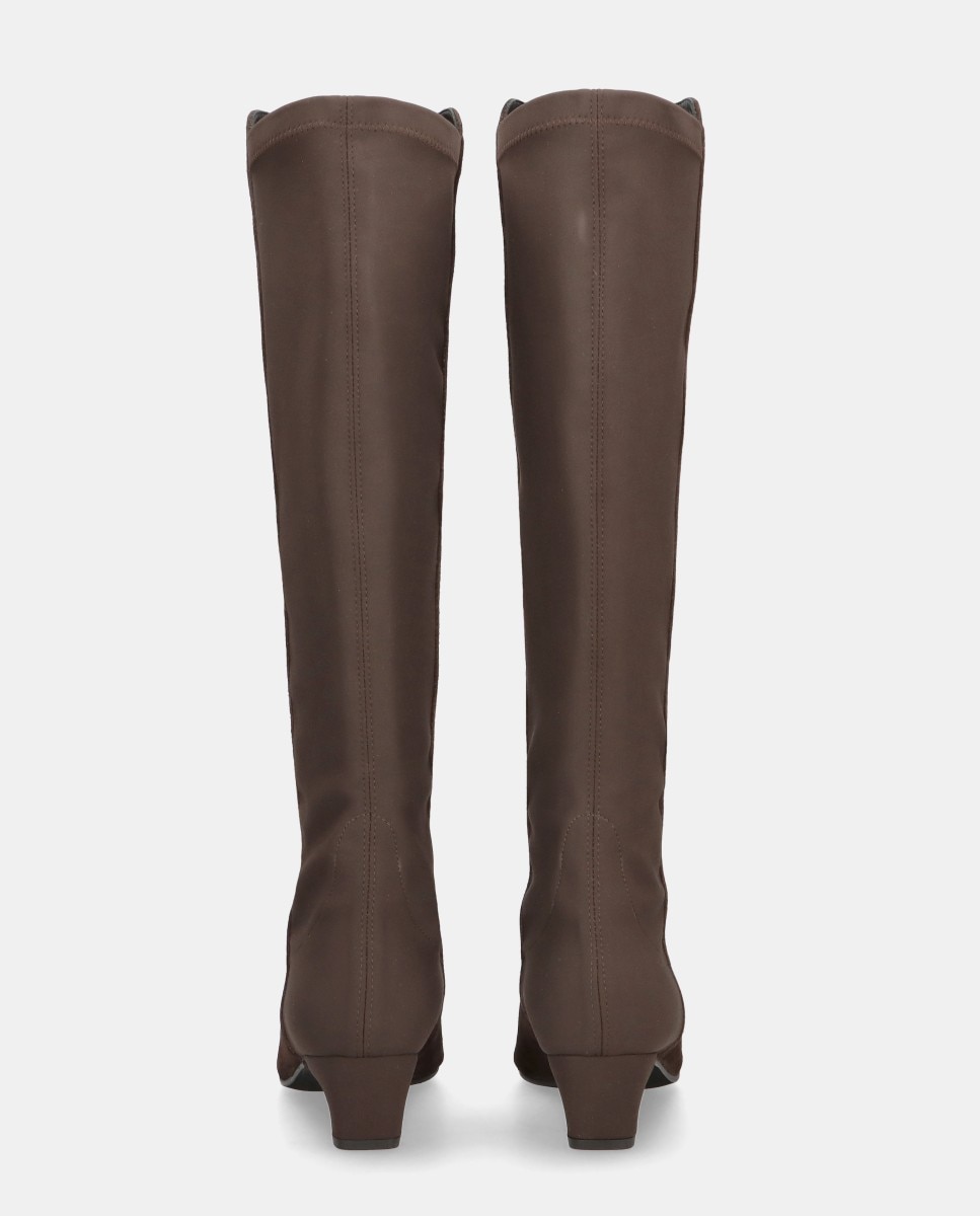 Botas Greta em Camurça Castanho-chocolate-3