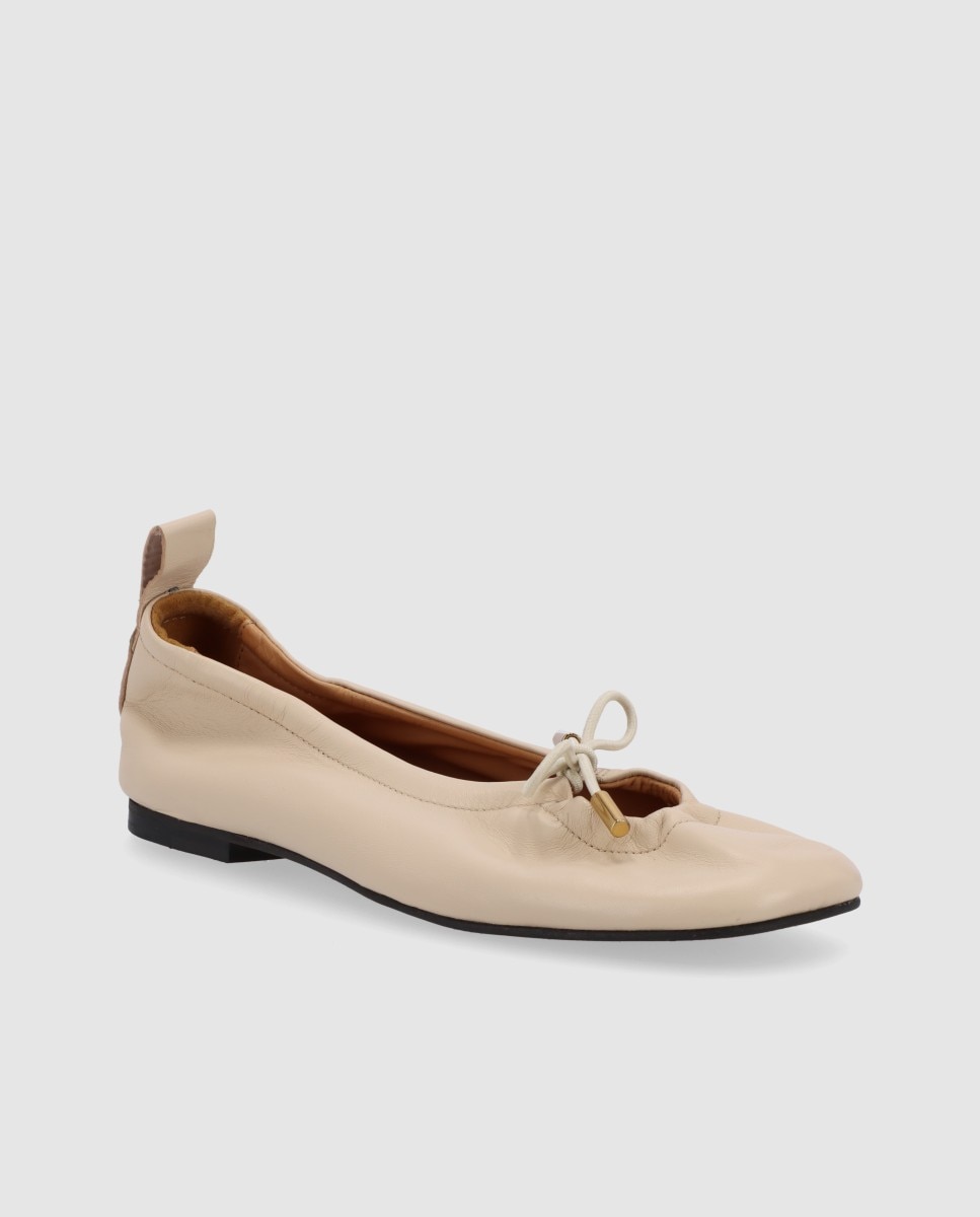 Sabrinas Rosalind em Pele Bege-2