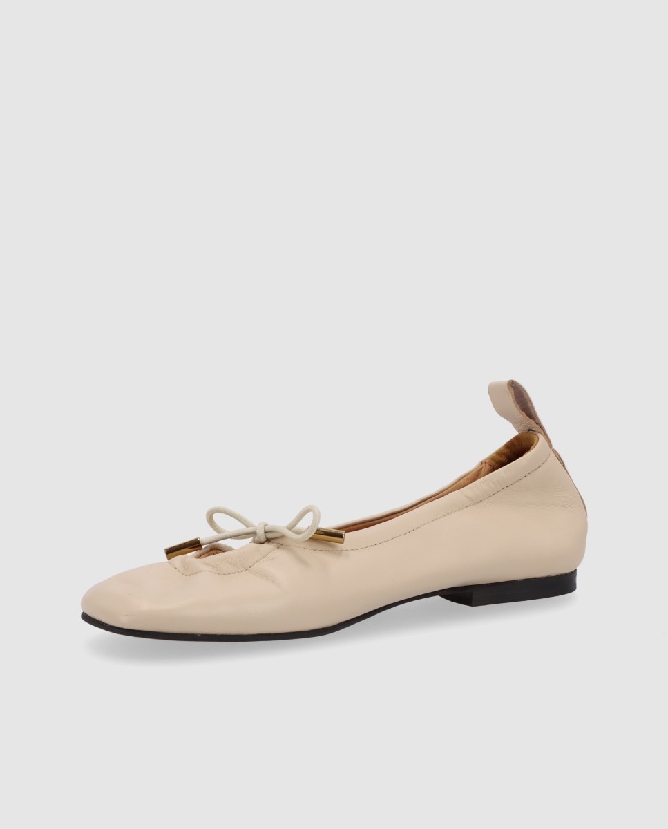 Sabrinas Rosalind em Pele Bege-3