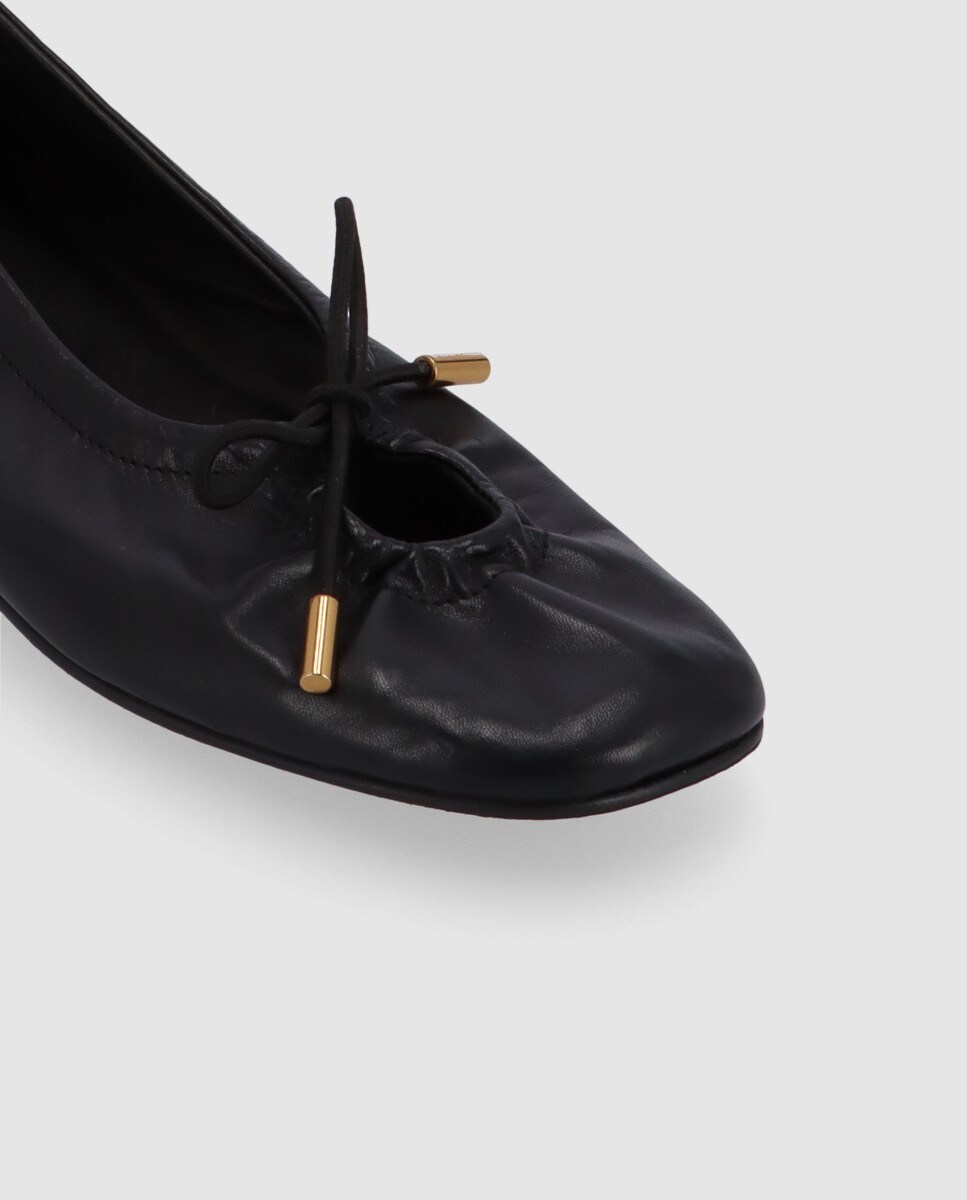 Sabrinas Rosalind em Pele Preto-5