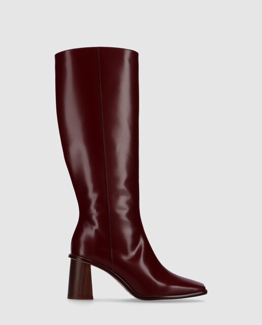 Imagem 0 de Botas de Pele com Salto Bloco e Biqueira Quadrada