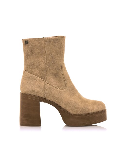 Imagem 0 de Botins com Salto e Plataforma