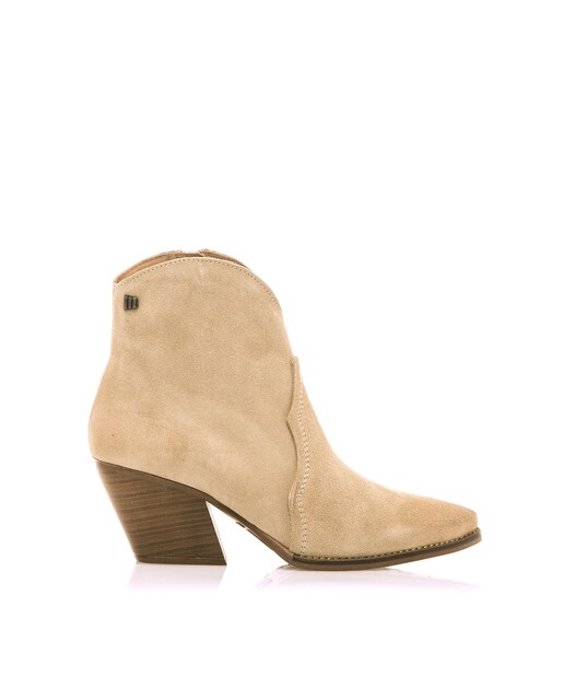 Imagem 0 de Botins Estilo Cowboy em Pele com Detalhe Campestre