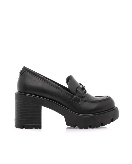 Imagem 0 de Mocassins de Salto com Detalhe de Elos no Peito do Pé