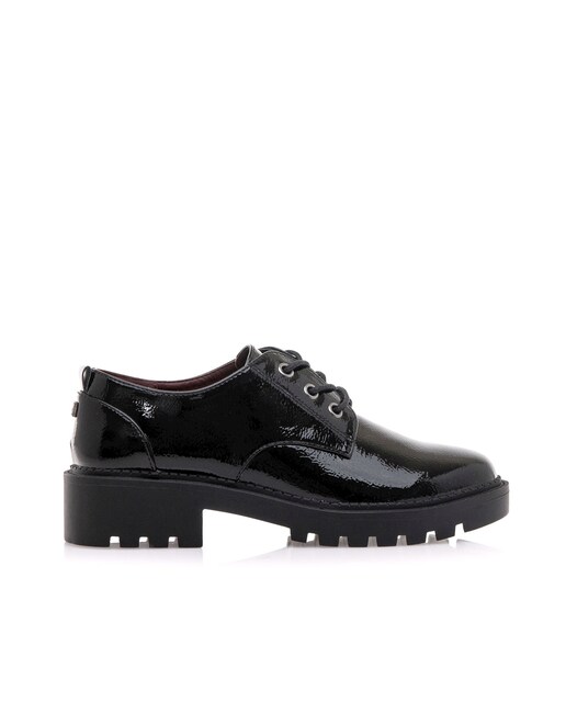 Imagem 0 de Sapatos de Cordões com Sola Serrilhada
