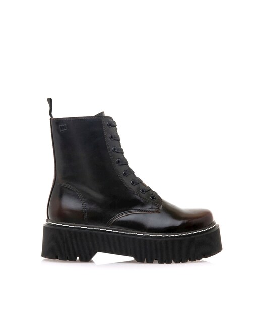 Imagem 0 de Botins Rasos Estilo Militar com Sola Grossa