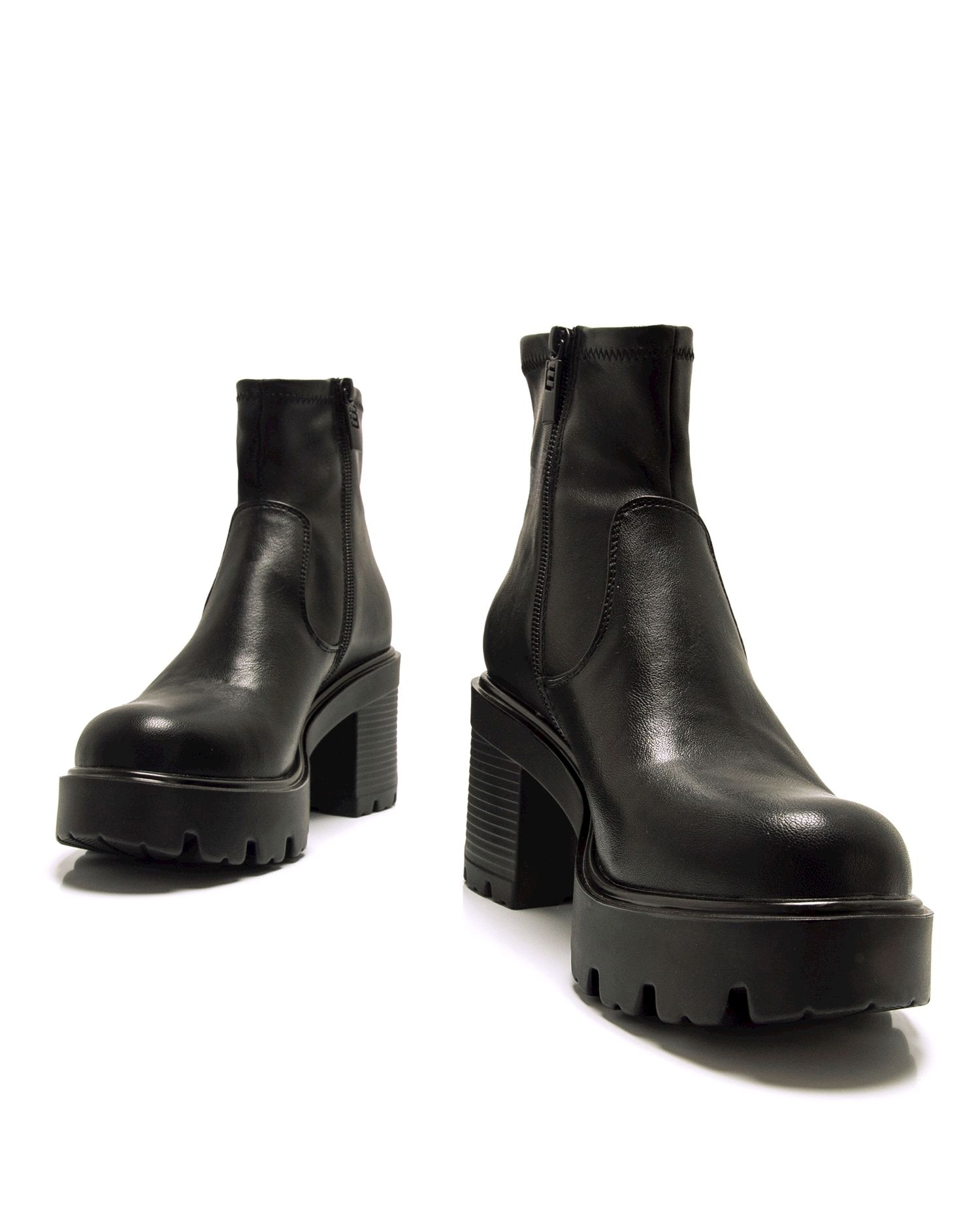 Botins Básicos com Salto Grosso e Plataforma Preto-4