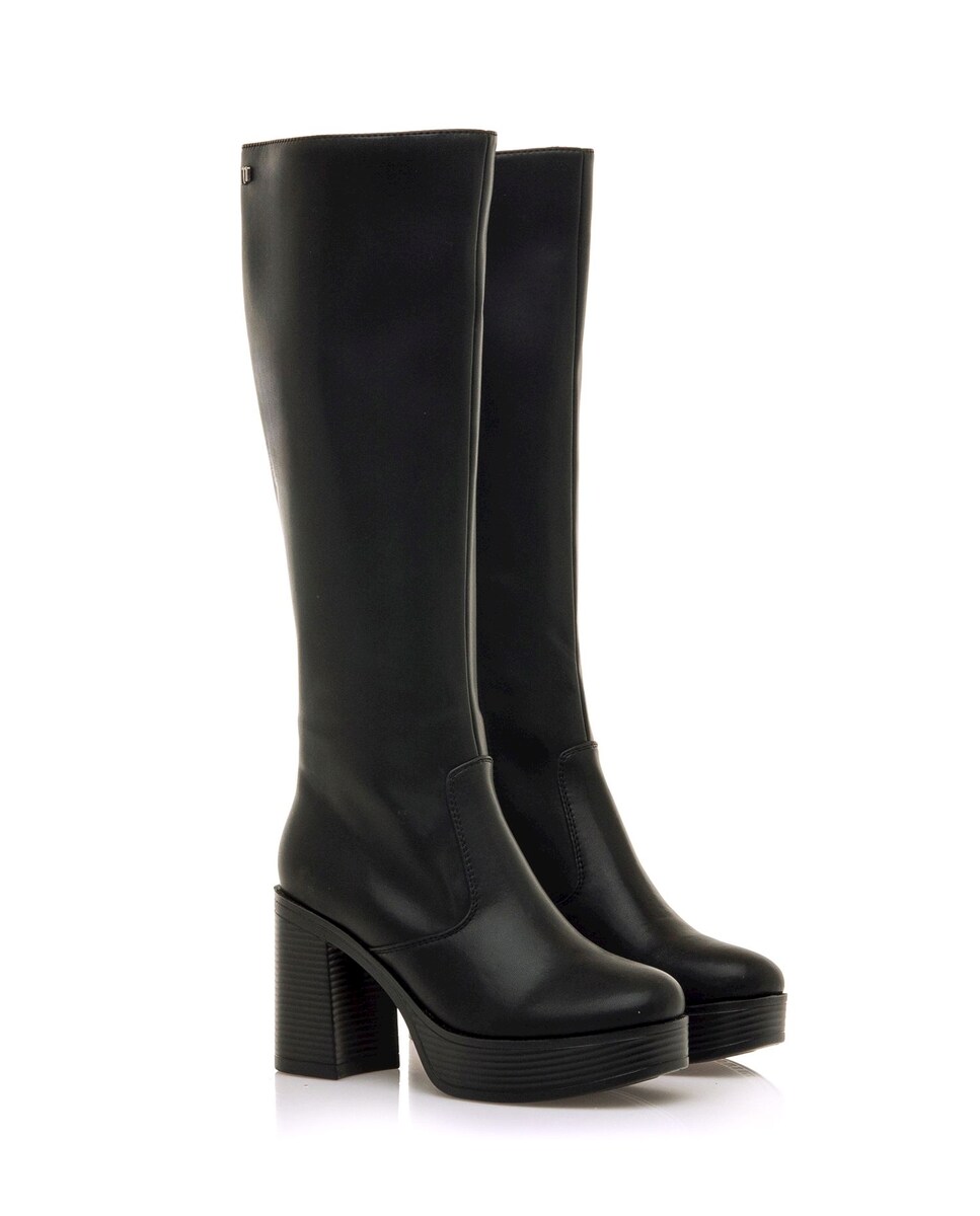 Botas Altas com Tacão Grosso e Plataforma Preto-5