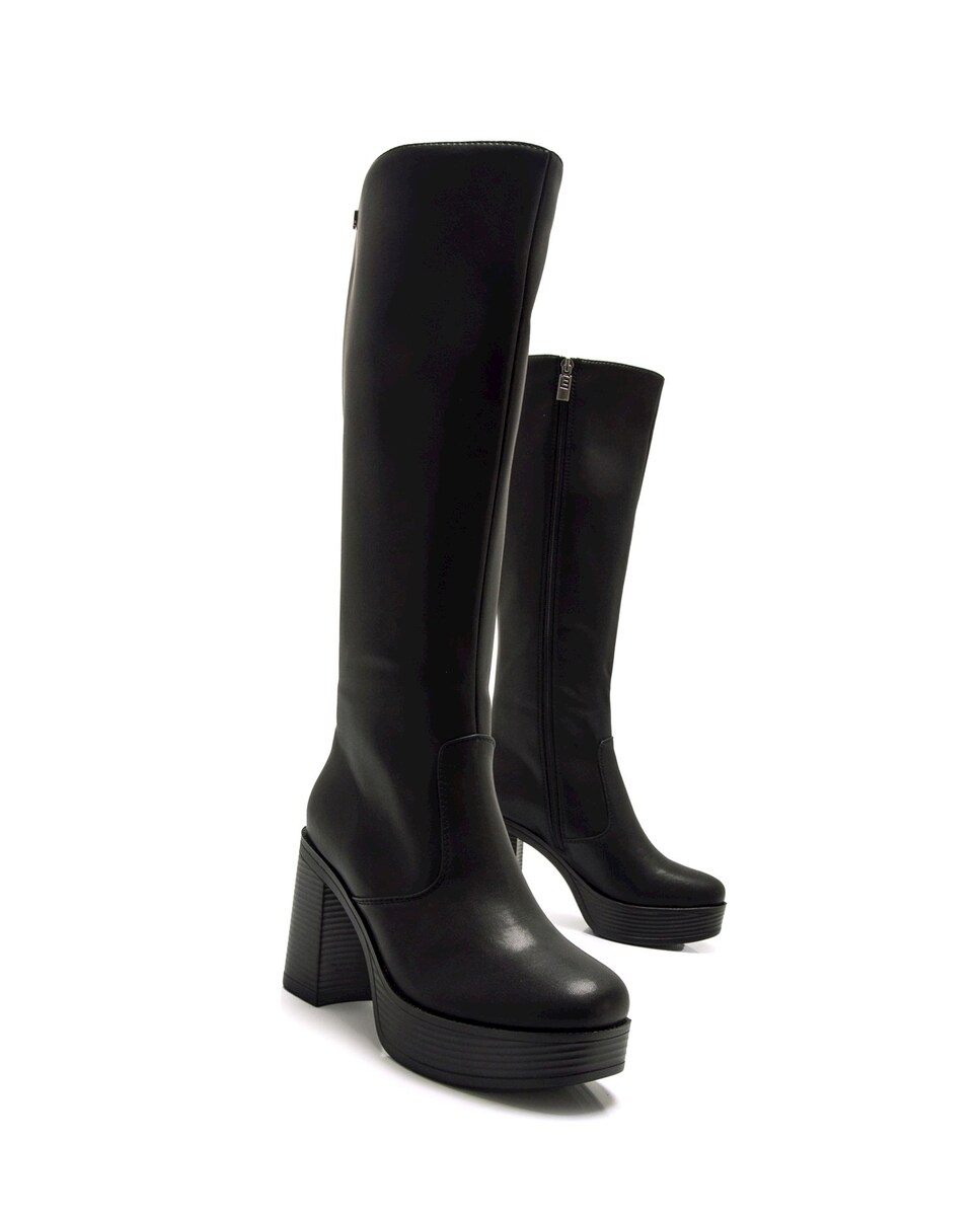Botas Altas com Tacão Grosso e Plataforma Preto-6