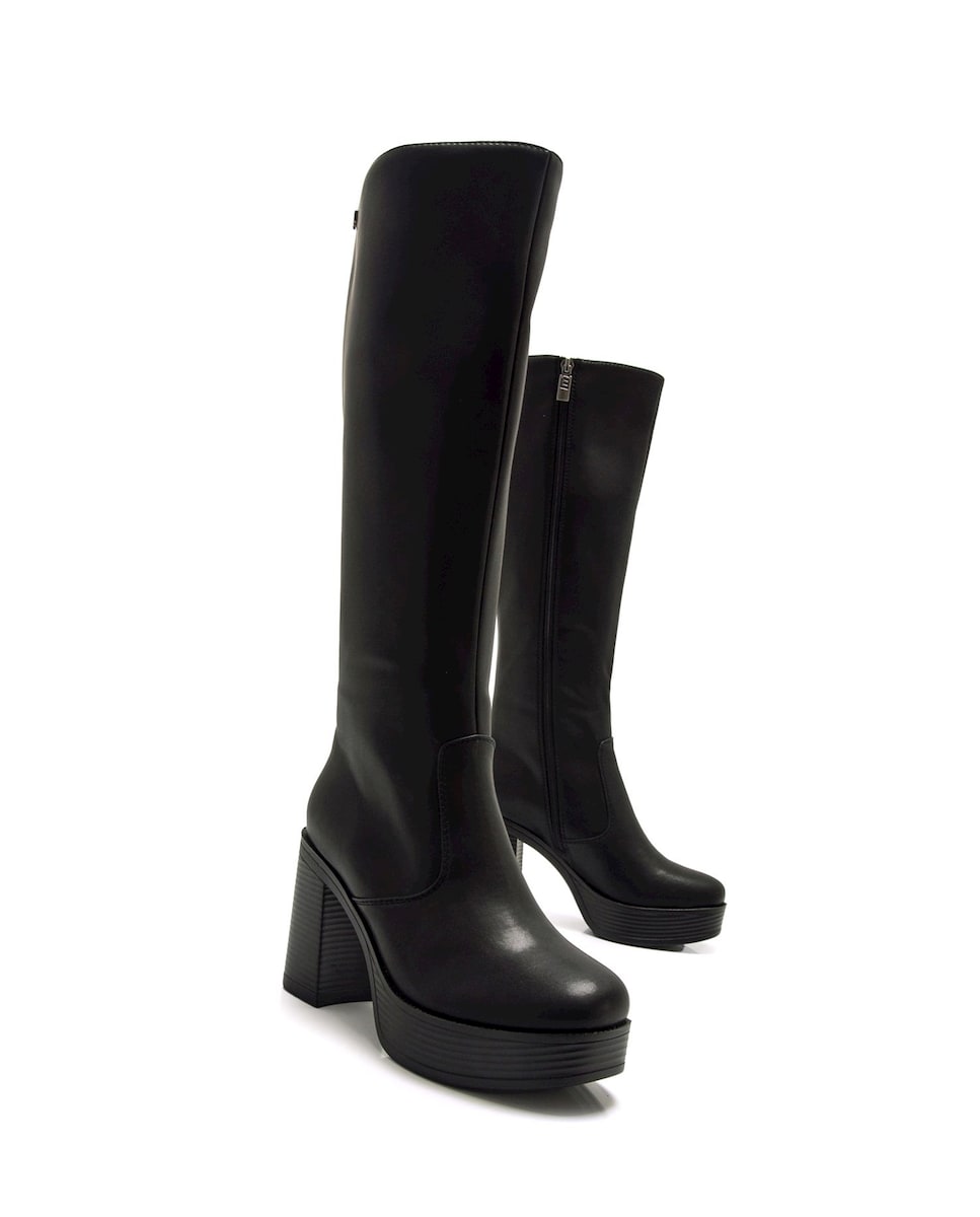 Botas Altas com Tacão Grosso e Plataforma Preto-6