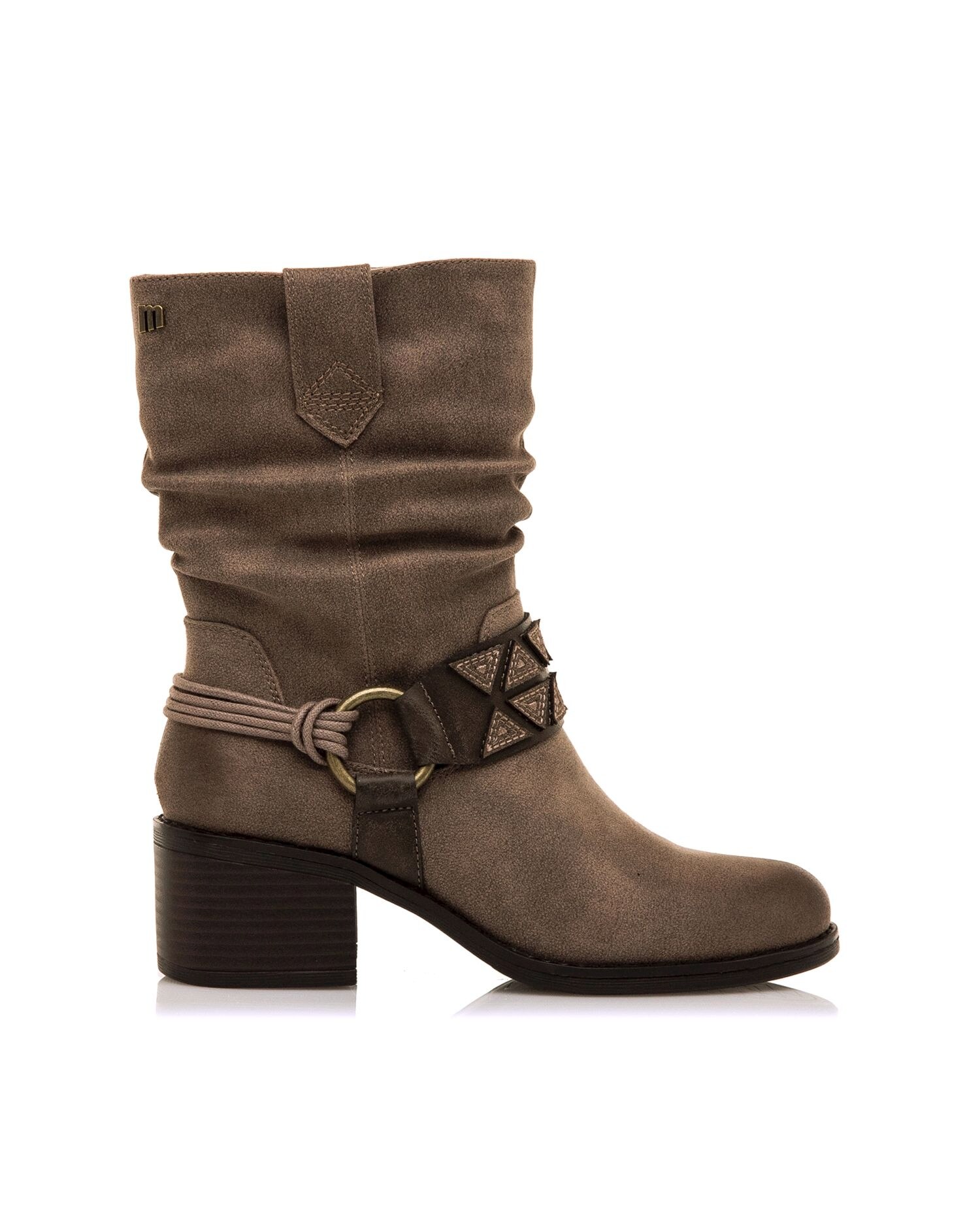 Botins Básicos de Salto com Detalhe de Tira Castanho-1