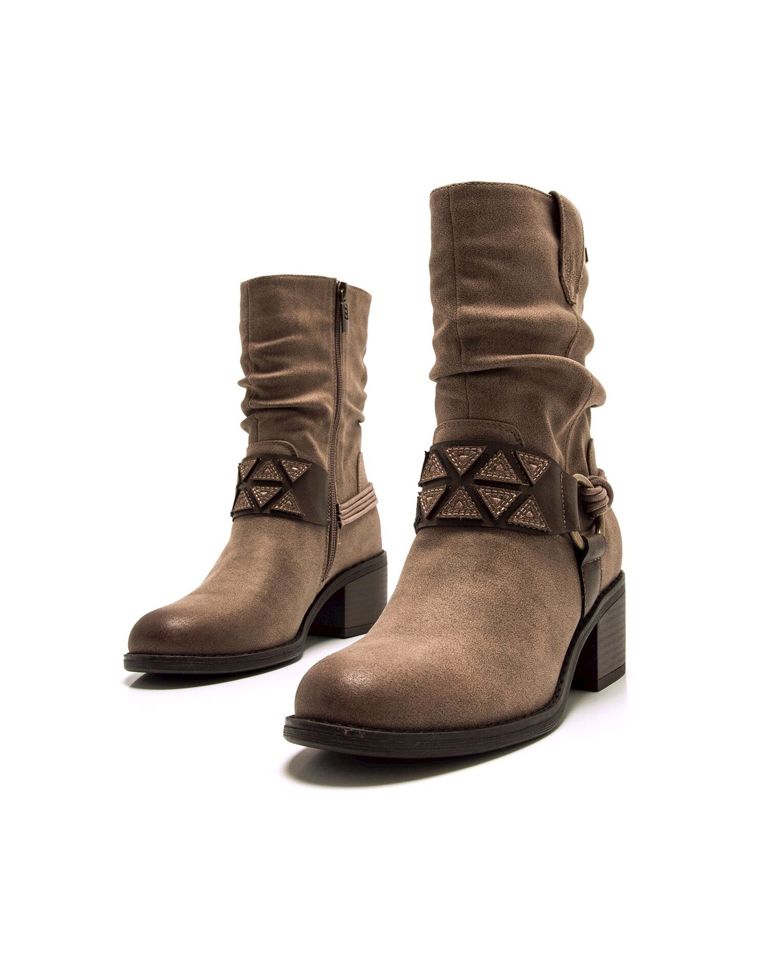 Botins Básicos de Salto com Detalhe de Tira Castanho-2