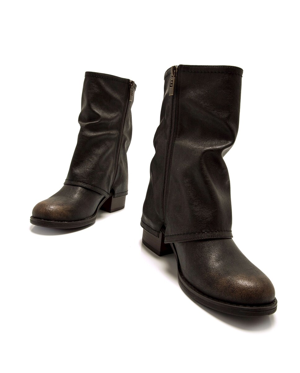 Botins Básicos com Cano Coberto e Fivelas Preto-4