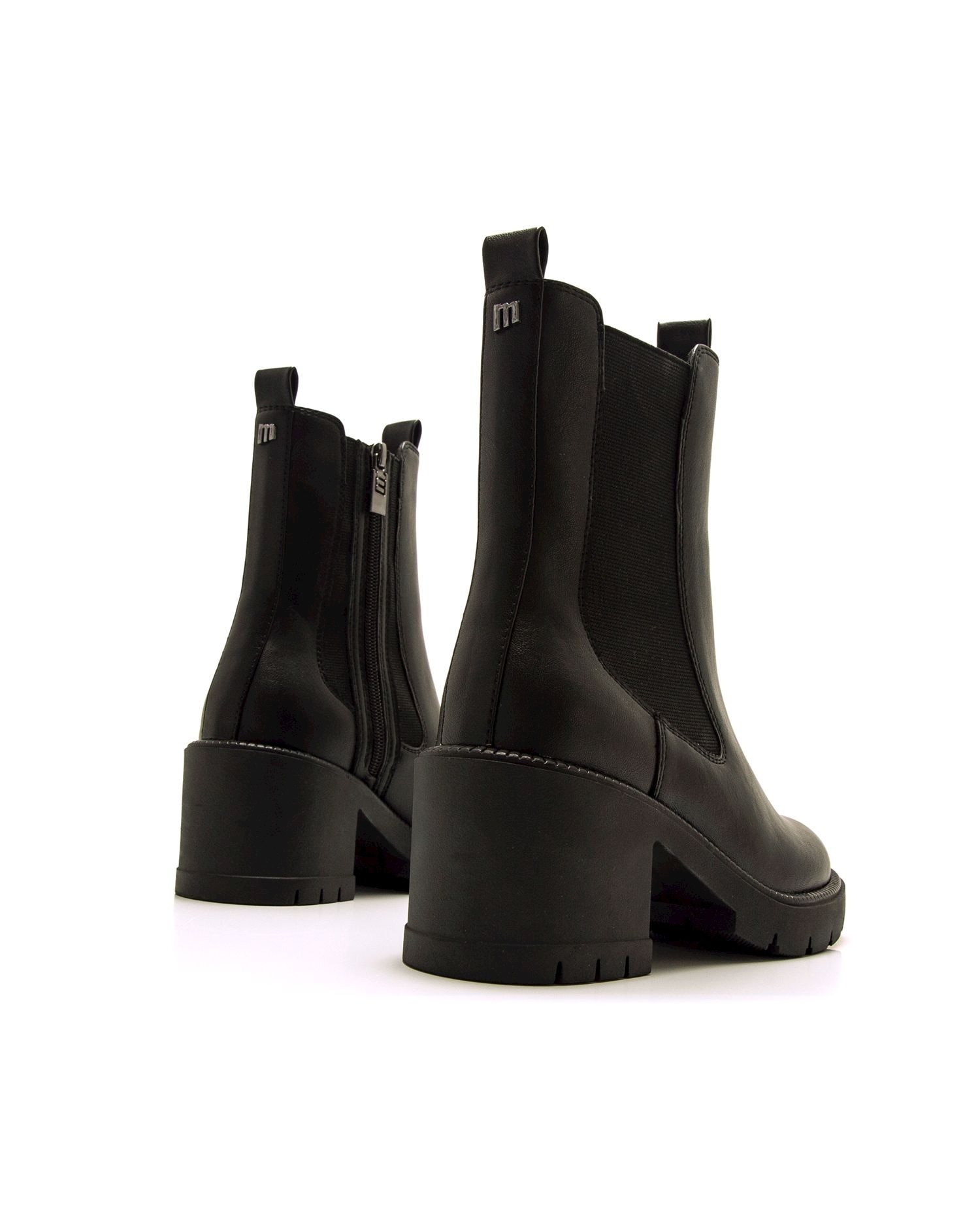 Botins Básicos com Tacão Largo e Elástico na Lateral Preto-3