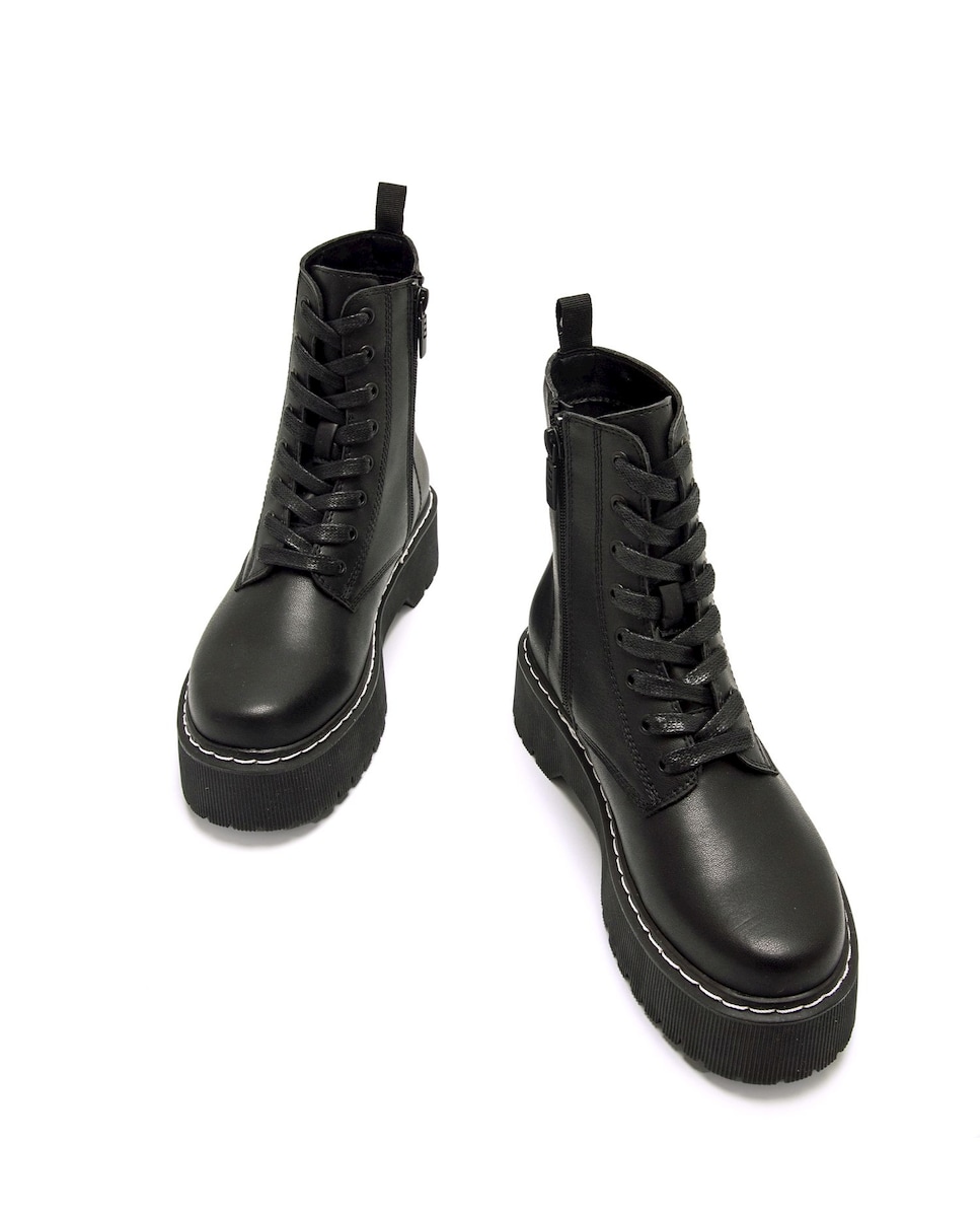Botins Estilo Militar com Sola Dupla Preto-4