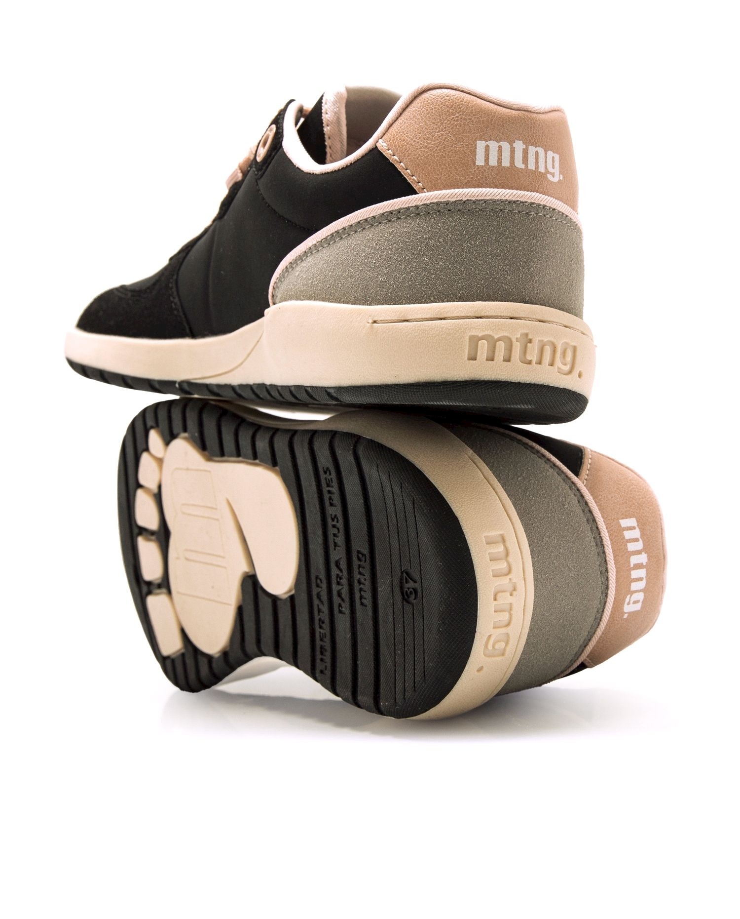 Sapatilhas em Pele Line Free Preto-3