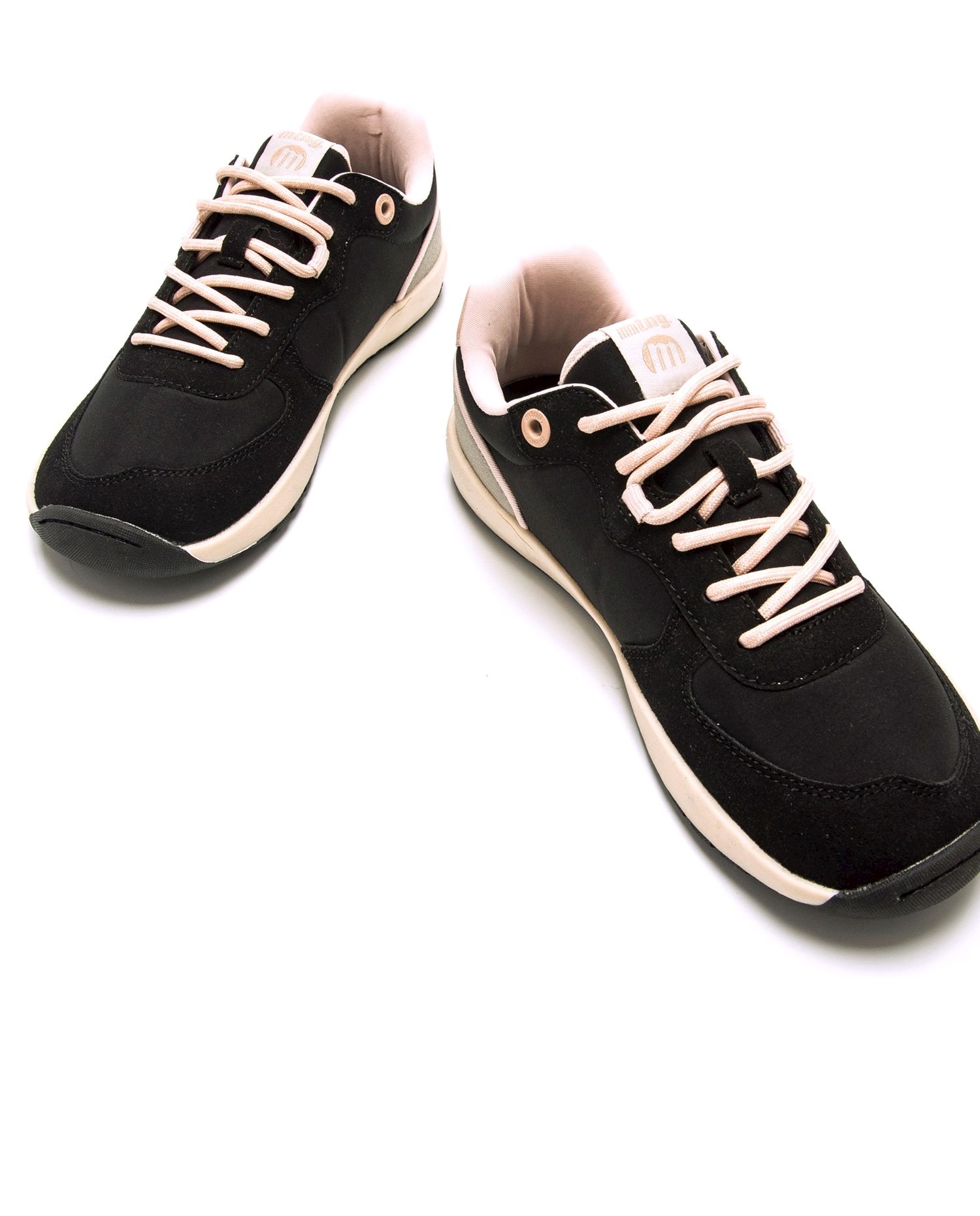 Sapatilhas em Pele Line Free Preto-6
