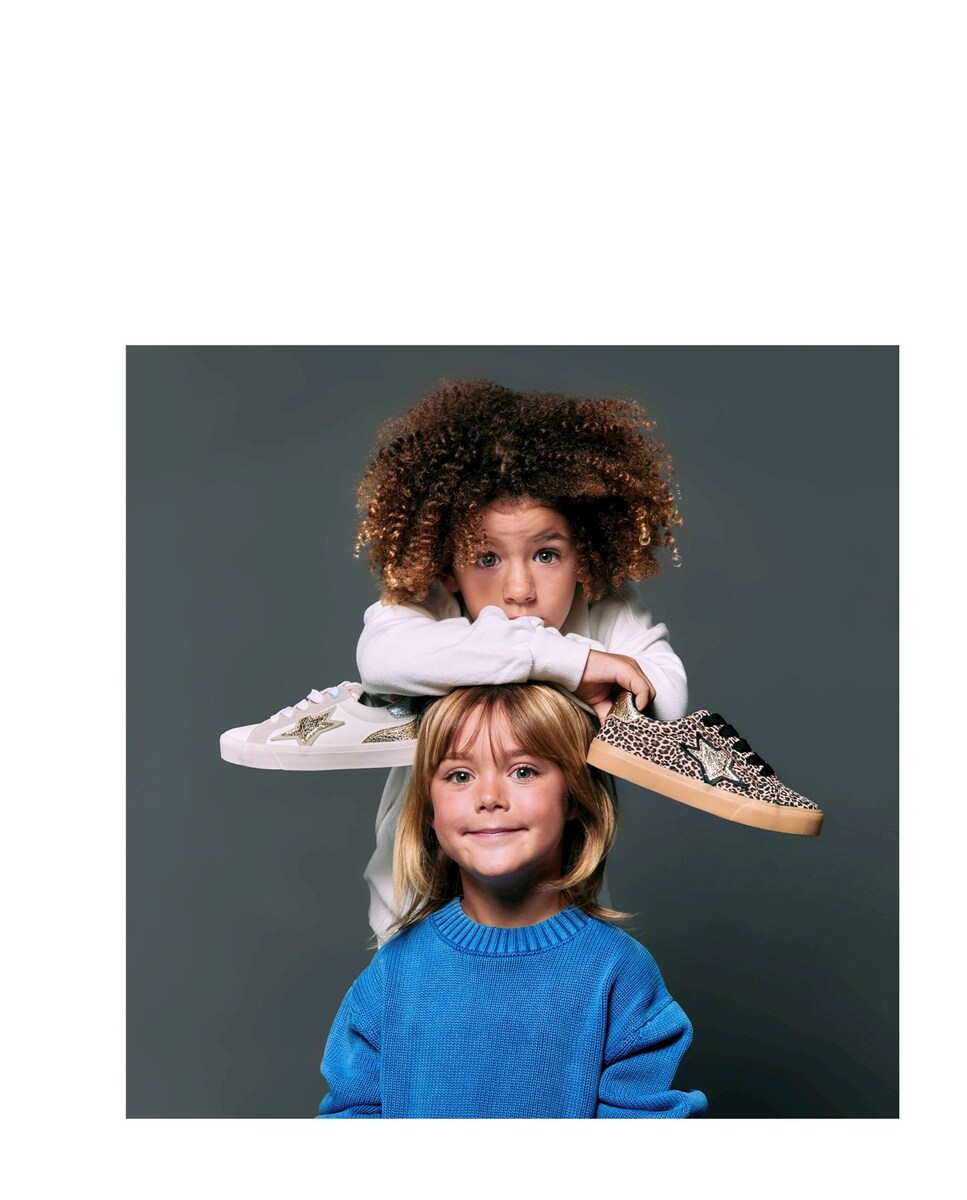 Sapatilhas com Detalhes de Estrela Branco-2