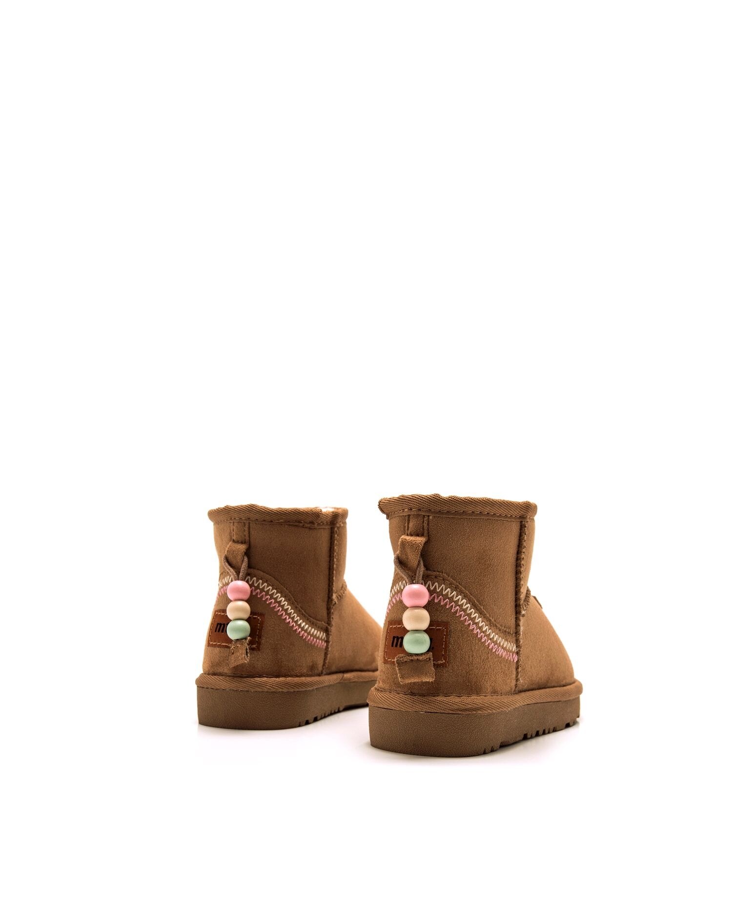 Botas com Pelo Interior e Detalhe de Abalorios Camel-3